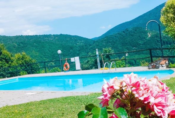 Ferienhäuschen SELYAN mit Pool in Tignale