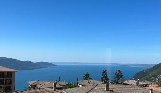 Ferienwohnung TIZIANO mit Balkon und herrlichem Seeblick