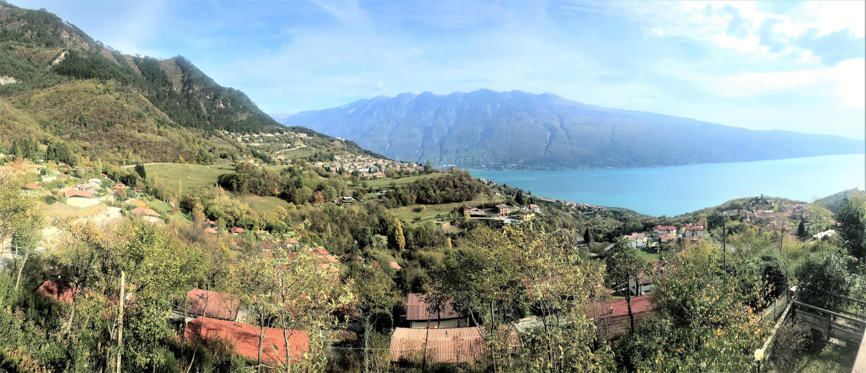 Ferienhaus ARALDO mit Garten und Seeblick in Tignale